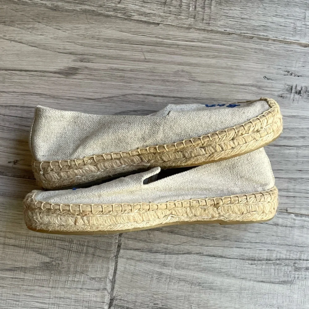 Soludos Limoncello Smoking Espadrille In Sand/Tan “Le Citron” Embroidery SZ 6